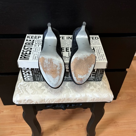 Black Chunky Glitter Pumps - Picture 10 of 10